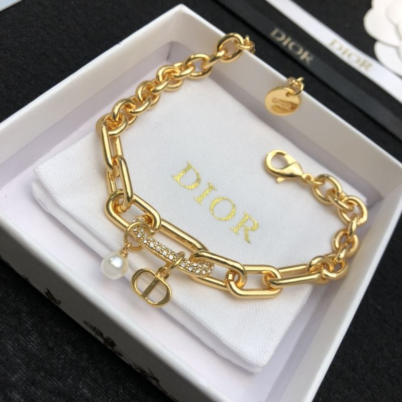 chr1st1an D10r bracelets
